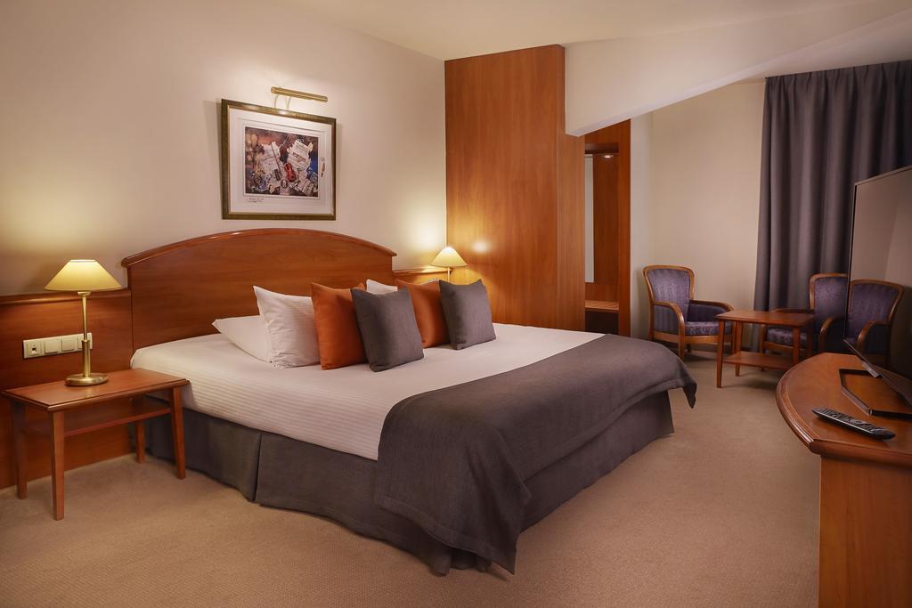 Mercure Centrum 4*